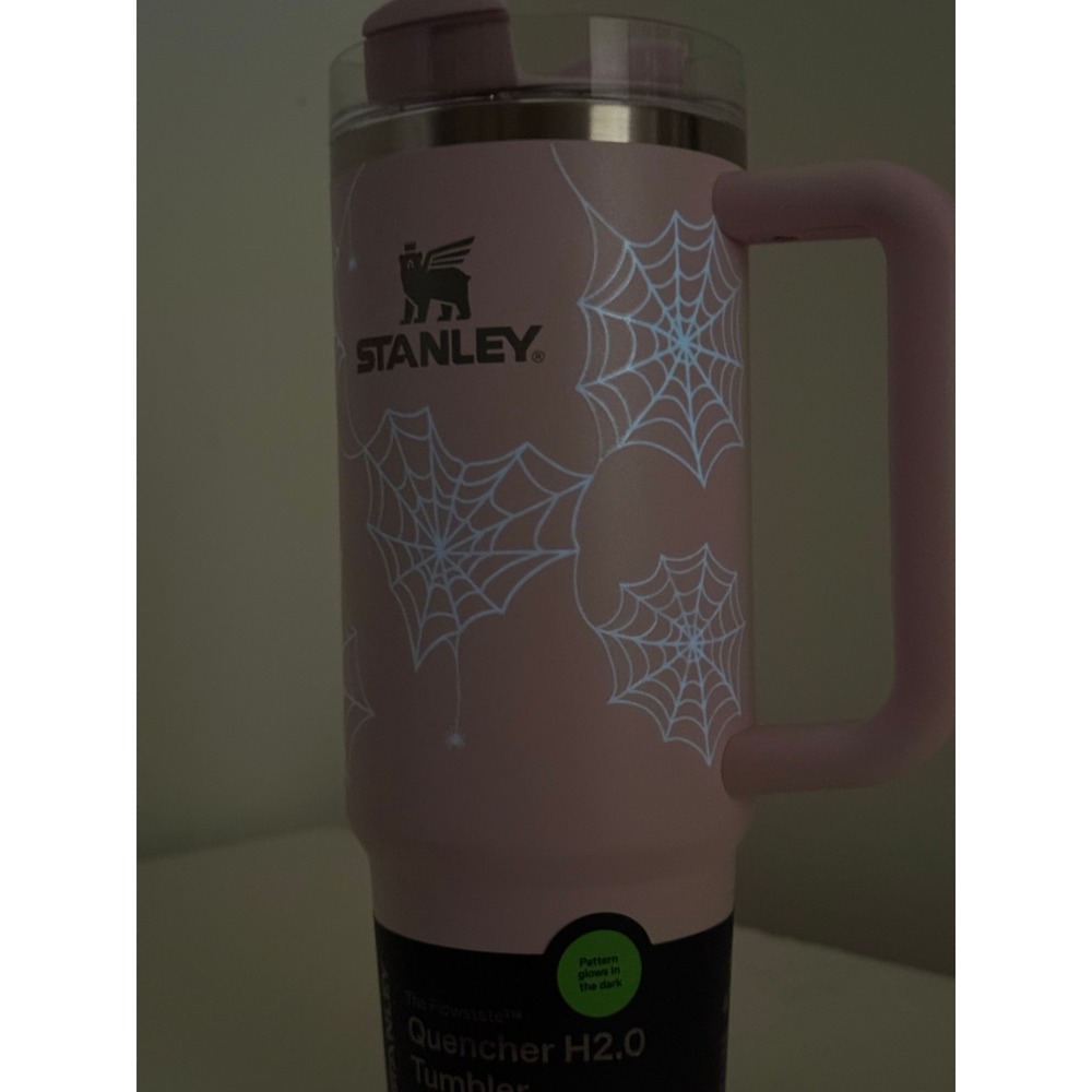 Stanley Pink Sugar Spider Webs 30oz Quencher Halloween 2026 Glow Limited Edition